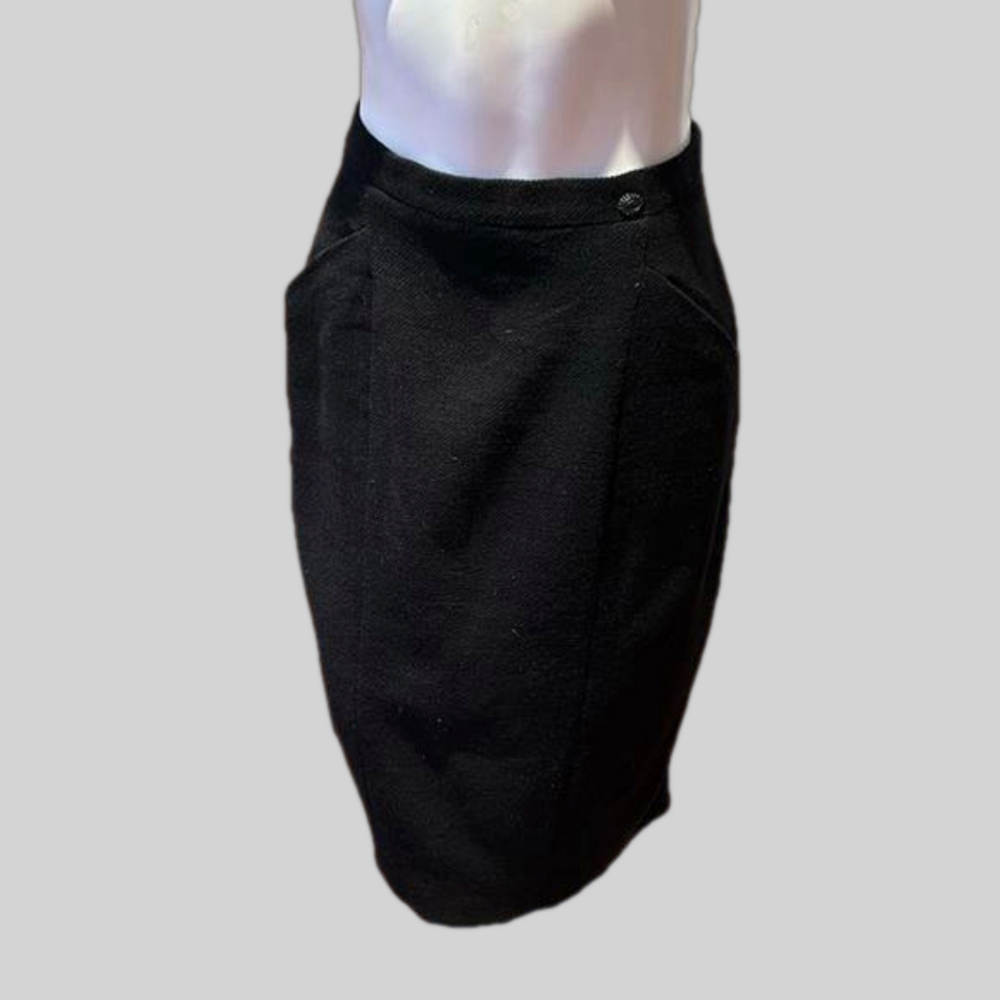 Authentic CHANEL  classic black wool midi  skirt sz 42